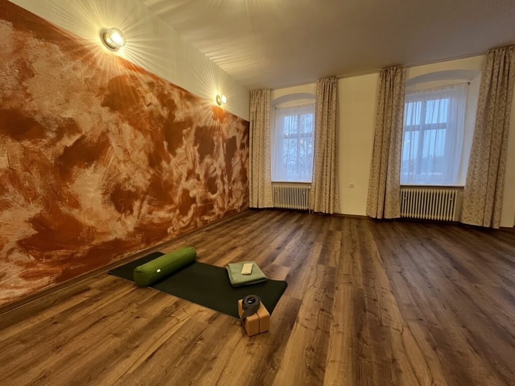 shala yoga studia Na Podložce s vybavením pro lekci jógy